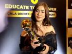 Felicya-Angelista-saat-menerima-penghargaan-TOYP-2025.jpg