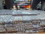 Kejagung-pamer-uang-565-miliar.jpg