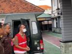 Kepala-SMK-PGRI-2-Ponorogo-Syamhudi-menjalani-sidang-tuntutan-kasus-dugaan-korupsi-dana-BOS.jpg