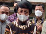 Ketua-LPAI-Seto-Mulyadi-tengok-bocah-dirantai.jpg