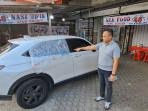 Manfaatkan Kondisi Hujan Petir, Bandit Pecah Kaca Mobil di Bekasi Gasak Barang Senilai Rp 170 Juta