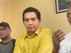 Lucky-Hakim-dalam-jumpa-pers-di-kawasan-Tapos.jpg