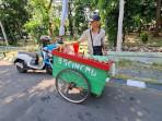 Maman-penjual-es-cincau.jpg