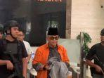 Panji-Gumilang-diserahkan-ke-kejaksaan.jpg
