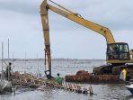 Pembongkaran-pagar-laut-di-Bekasi.jpg