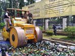 Pemusnahan-miras-di-Polres-Metro-Bekasi.jpg