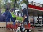 Pengemudi-Innova-kabur-setelah-isi-BBM.jpg