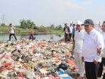 Pj-Bupati-Bekasi-langsung-turun-tinjau-sampah.jpg
