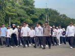 Ratusan-kepala-daerah-terpilih-latihan-baris-berbaris.jpg