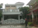 Rumah-Hasto-Kristiyanto-di-Bekasi-24-Des.jpg
