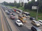Suasana-kemacetan-di-Km-55-Tol-Japek.jpg