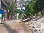 Tembok-pembatas-SPBU-roboh.jpg