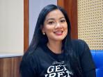 Titi-Kamal-sukses-jadi-artis.jpg