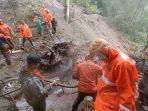 Tragedi-longsor-di-Mojokerto.jpg