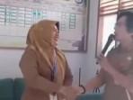 Heboh Kepala Sekolah di Pandeglang Karaoke Bareng Guru Sambil Berpelukan