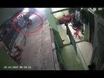 pelaku-pencurian-motor-Bekasi-Utara-terekam-kamera-CCTV.jpg