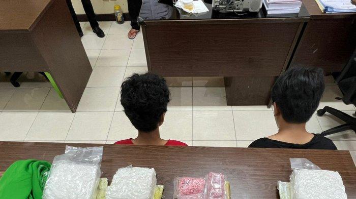 Tim Gabungan BNNP Babel Ringkus 2 Bandar Narkoba, Pelaku Sempat Coba Buang Barang Bukti 1 Kg Sabu