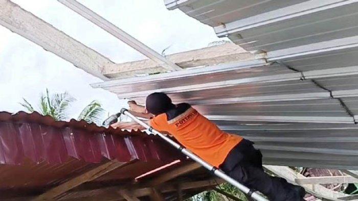 Angin Ribu Terjang Belinyu, Atap Rumah Seorang Warga Air Jungkung Terbang