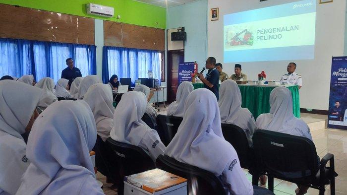 GM PT Pelindo Tanjungpandan Belitung Kenalkan Industri Kepelabuhan pada Pelajar