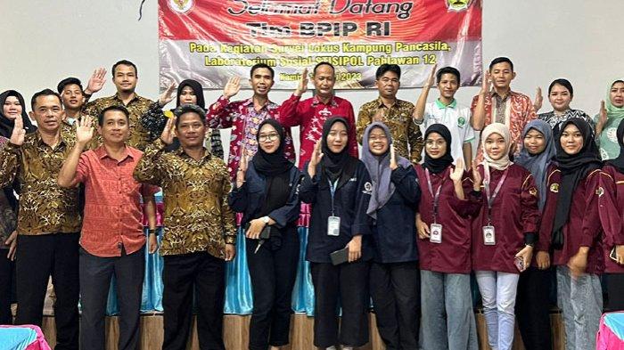 Bangun Kampung Pancasila, STISIPOL Pahlawan 12 Survei Desa Rebo dan Bukit Layang