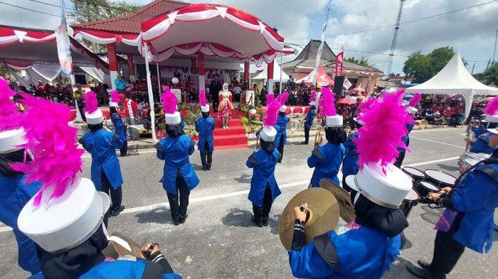 19 Regu Drumband Meriahkan HUT RI di Sungailiat, Mulkan: Kembangkan Kreativitas Anak
