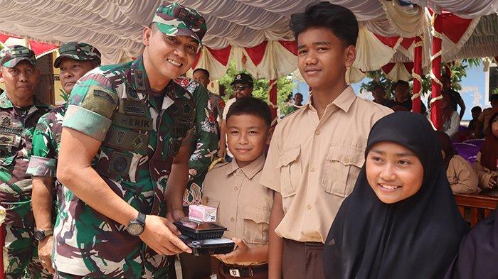 Program Dapur Masuk Sekolah, Kodim 0414 Belitung Bagkan Makanan dan Susu Gratis kepada Siswa SD