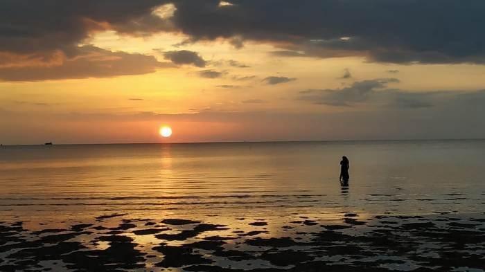 Let's Enjoy Belitung! Tanjung Pendam, A Recommendation for Beautiful Beach in Tanjungpandan City
