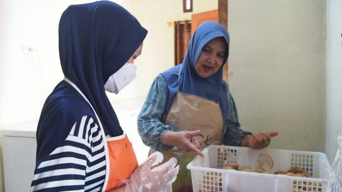 Berkat Keuntungan dari Kuliner Belitung Ketam Isi Elcha, Mak Yuli Bisa Berangkat ke Tanah Suci