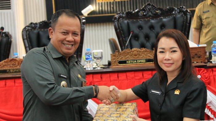 Pj Bupati Belitung Umumkan RAPBD 2025, Pendapatan Daerah Diperkirakan Naik 2,27 Persen