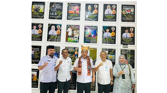 Gubernur Bangka Belitung Resmikan Wall of Fame SMAN 1 Manggar