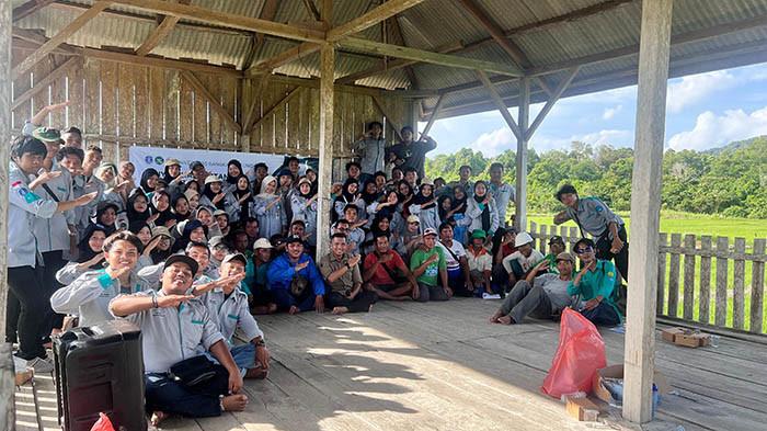Mahasiswa Agroteknologi Universitas Bangka Belitung Penyuluhan Pertanian di Desa Penutuk