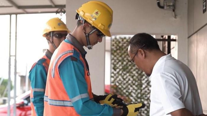 20251118 Ilustrasi petugas PLN