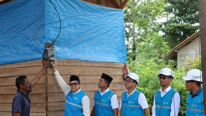 20251118 Penyalaan simbolis bantuan sambungan listrik
