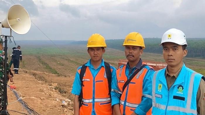 Petugas PLN siaga menjaga keandalan kelistrikan dalam agenda negara kunjungan kerja para Menteri, Jaksa Agung dan Panglima TNI di Bangka Belitung