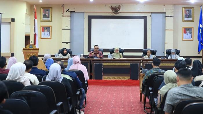 Rapat Koordinasi Pelaksanaan MBG yang digelar di Ruang Balai Betason Lantai II Kantor Wali Kota Pangkalpinang, Kamis (16/4/2026).