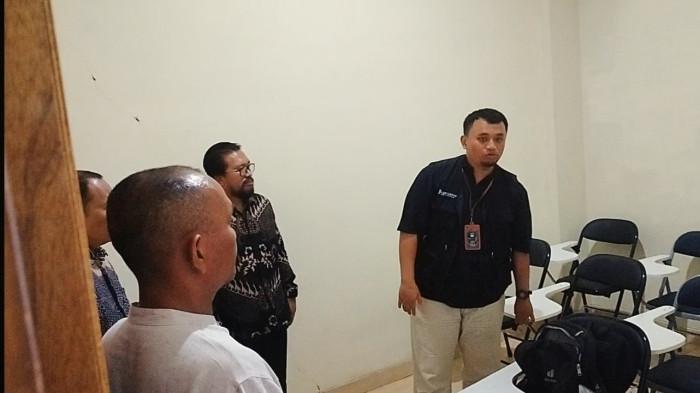 20260509 Bayu Priyambodo berfoto bersama Direktur Utama Kursus