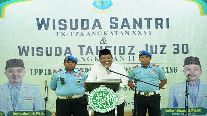 Istimewa/ dok Prokopim Pemkot Pangkalpinang
WISUDA SANTRI TPA -- Wali Kota Pangkalpinang, Saparudin menghadiri wisuda santri Taman Pendidikan Al-Qur’an (TPA) se-Kota Pangkalpinang yang diselenggarakan Badan Komunikasi Pemuda Remaja Masjid Indonesia (BKPRMI), Minggu (10/5/2026).