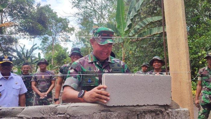 Rumah Maddin Bakal Bertembok Batako Dibangun Lewat Program TMMD