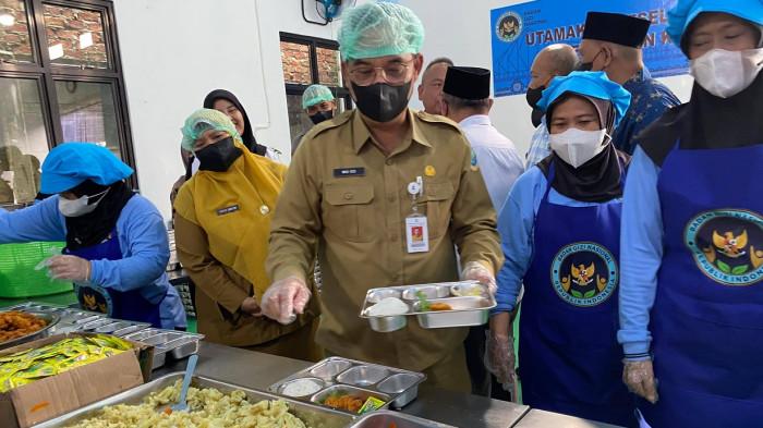 Pemkot Pangkalpinang Pastikan MBG Tersalurkan Aman, Sekda: Rutin Dievaluasi dan Diawasi Ahli Gizi
