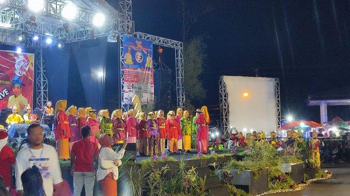 Azwardy Azhar 'Pamit' Usai Batal Ikut Pilkada di Tengah Ribuan Masyarakat Belitung