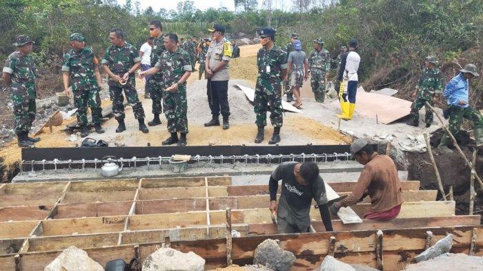 Aster Kasad Tinjau Progres TMMD ke 106 Wilayah Kodim 0414 Belitung