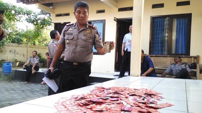 Salon-salon Ini Bertabur Kondom, Pas Ditanya Katanya Dikasih Dinas Sosial