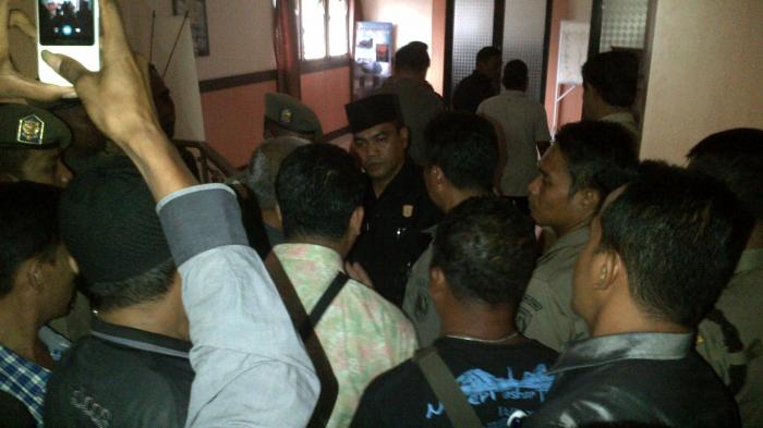 Bupati Belitung Nyaris Adu Jotos Dengan Ketua Pokja Wartawan