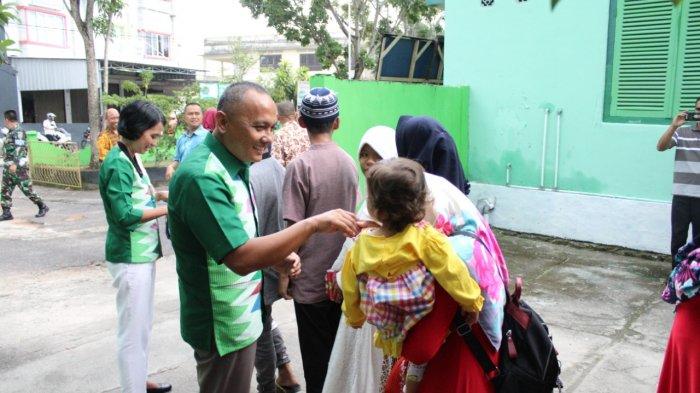 Dandim 0414 Belitung Berbagi Kasih di Momen Natal