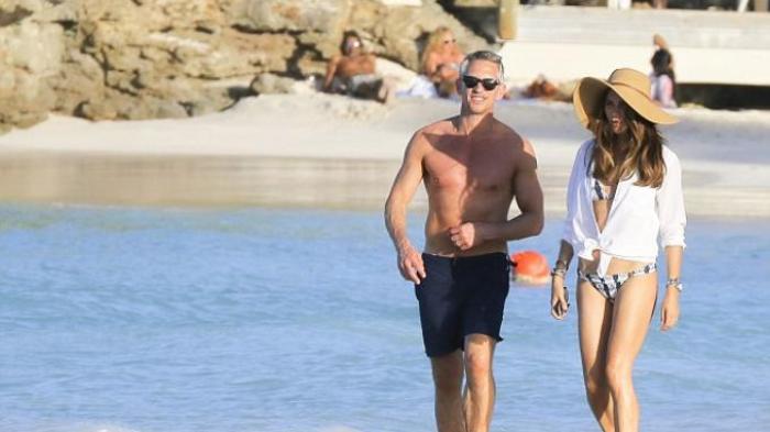 Gary Lineker Ditagih Janji Pakai Celana Dalam Leicester City