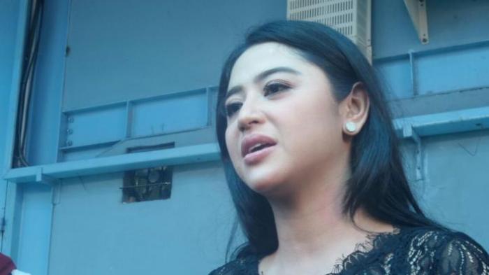 Dewi Perssik Lagi Mencari Lelaki Pengisi Hatinya Lho, Ini Kriterianya