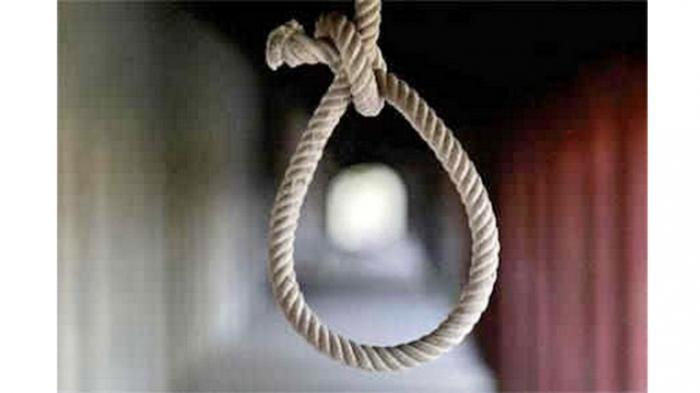 Istri Pak Dosen Itu Ditemukan Gantung Diri di Dapur Rumahnya