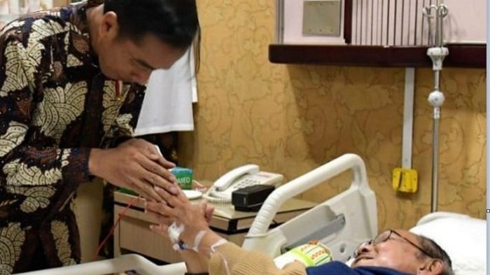 Jokowi Datang Menjenguk ke RSPAD, Begini Kondisi BJ Habibie yang Terbaring Sakit