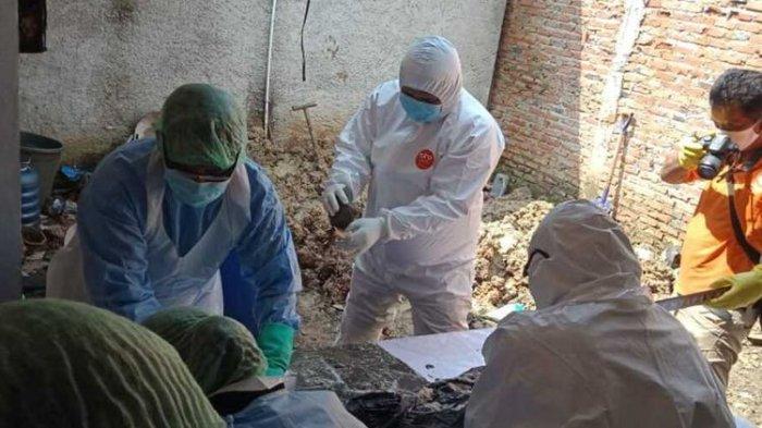 Istri Siri Penjual Eskrim Buka Suara Ada Jasad Wanita Terlilit Sarung Terkubur di Belakang kontrakan