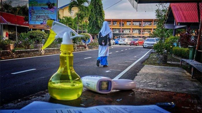 Selalu Telat ke Sekolah, Siswa Ini Ternyata Tak Cukup Uang untuk Naik Angkutan